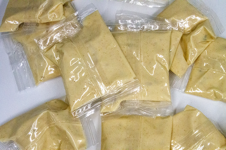 KW - Saus - Knoflooksaus zakjes private label 400 x 30gr